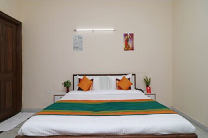 Room 15 of 24