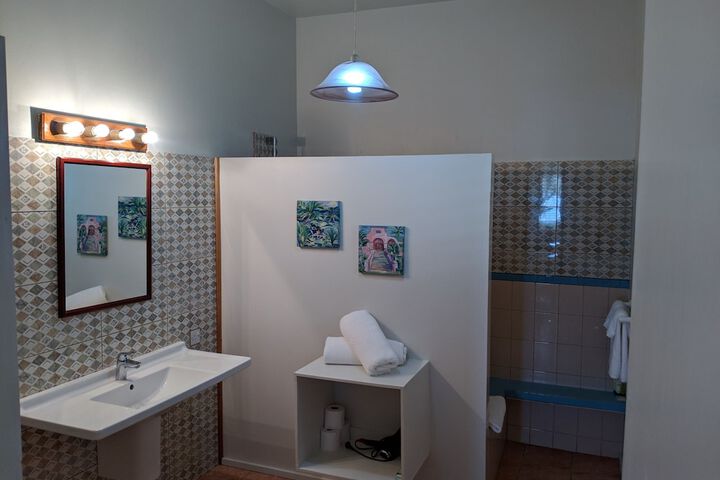 Room 35 of 83
