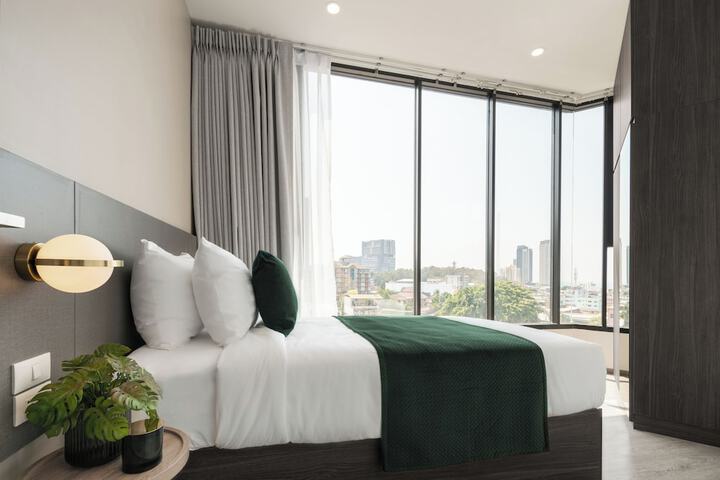 Room 6 of 24