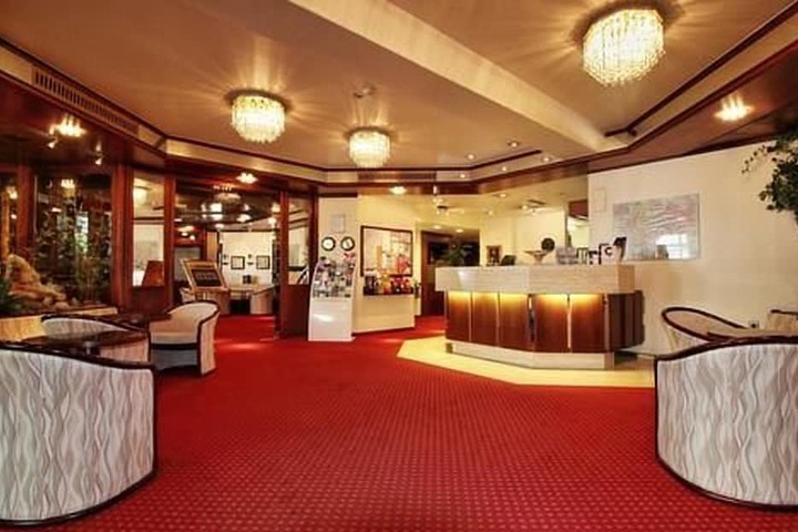 Guest Lobby
