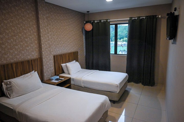 Room 10 of 21