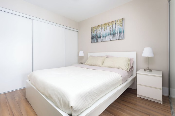 Room 4 of 64