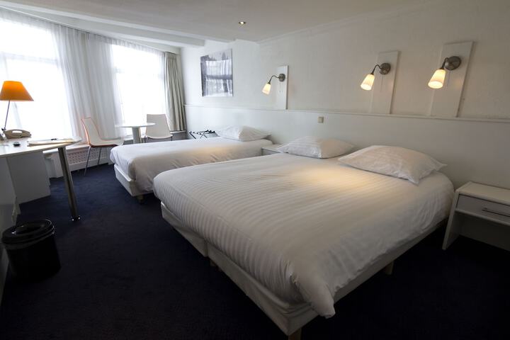 Room 6 of 60