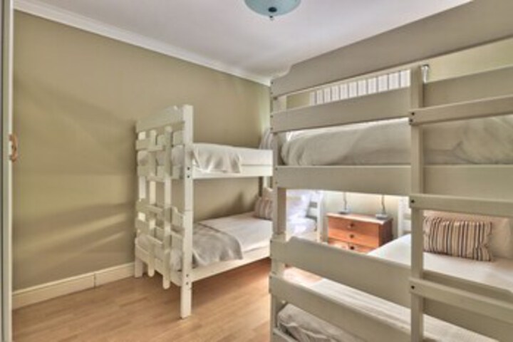 Room 13 of 132