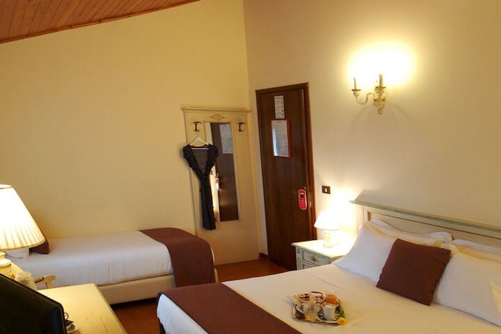 Room 22 of 50