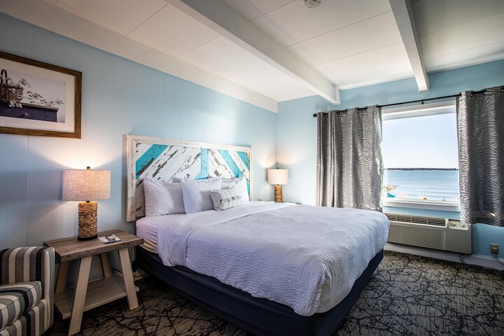 Room 10 of 101