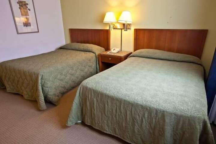 Room 11 of 32