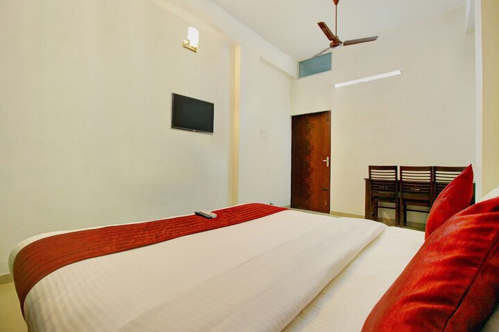 Room 10 of 19
