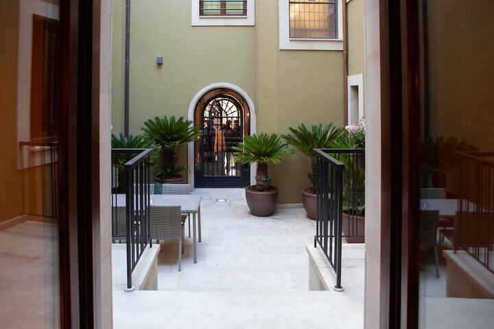 Hotel Exterior 85 of 85