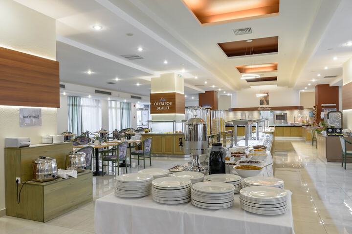 Dining 70 of 82