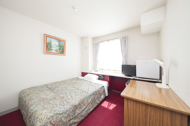 Room 4 of 25