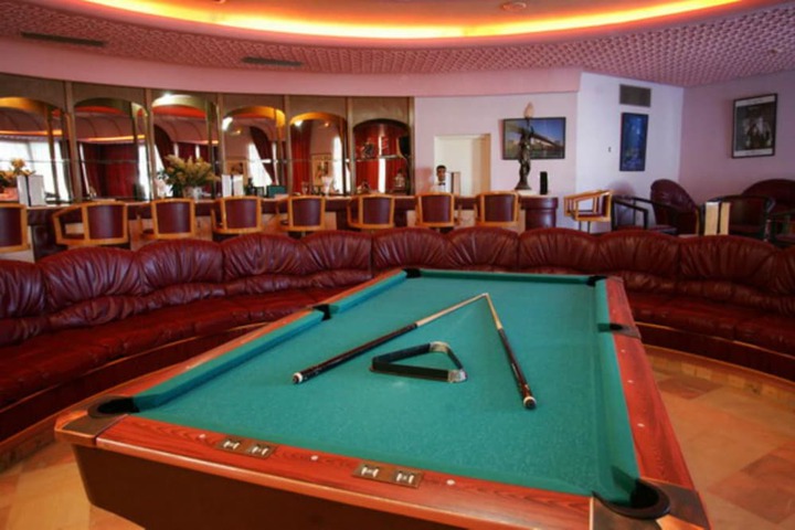 Lounge 58 of 81