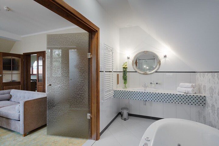 Room 10 of 75