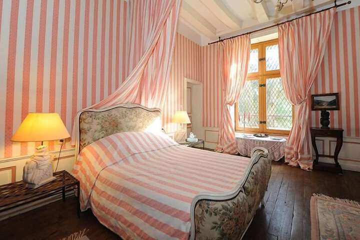 Room 9 of 53