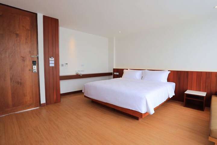 Room 3 of 25