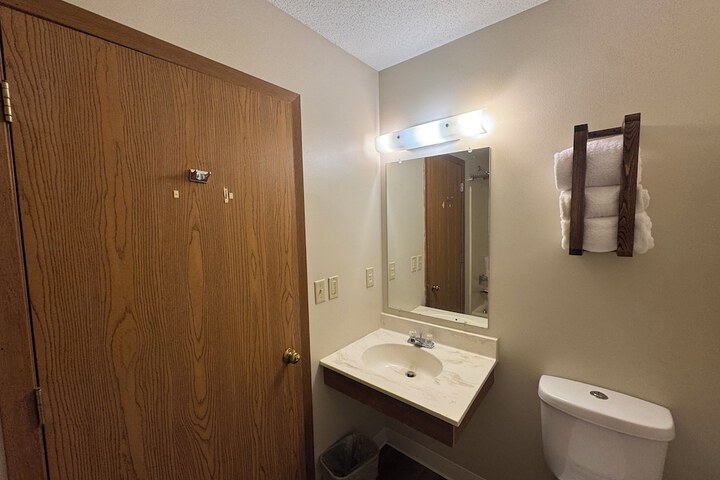 Room 16 of 115
