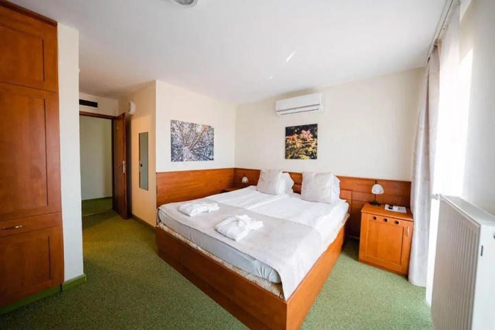 Room 5 of 24