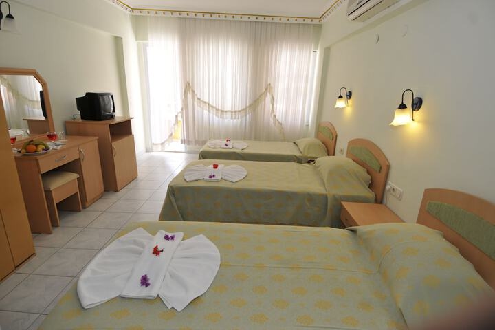 Room 6 of 25