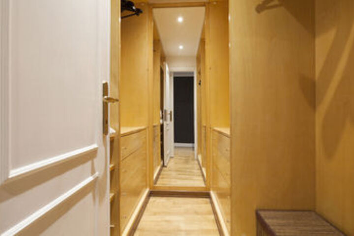 Room 43 of 87