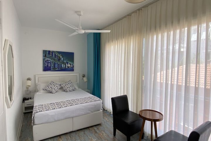 Room 22 of 258