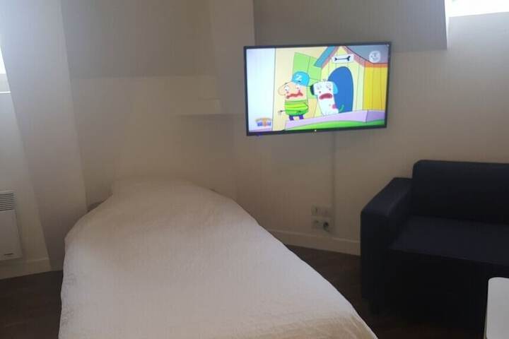 Room 3 of 31