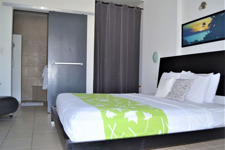 Room 17 of 181