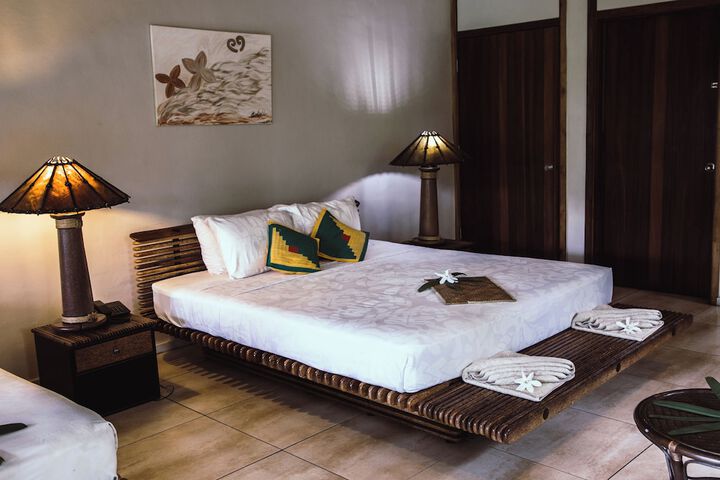 Room 8 of 48
