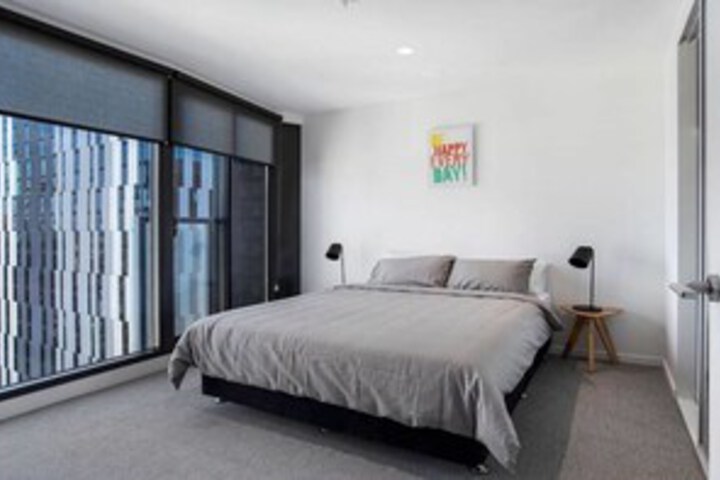 Room 4 of 11