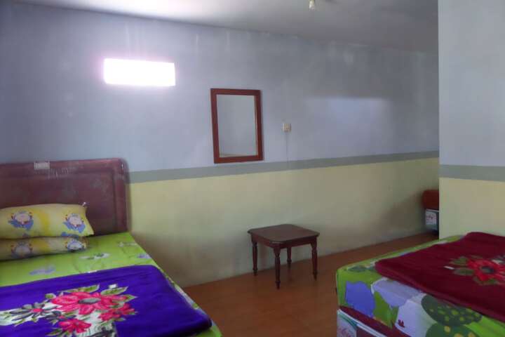 Room 13 of 42