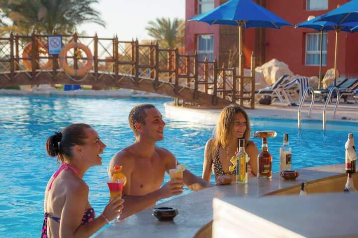 Hotel Pool