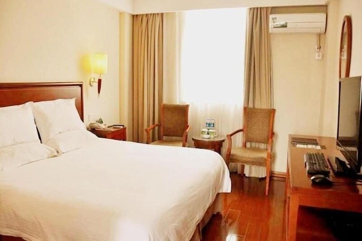 Room 9 of 20