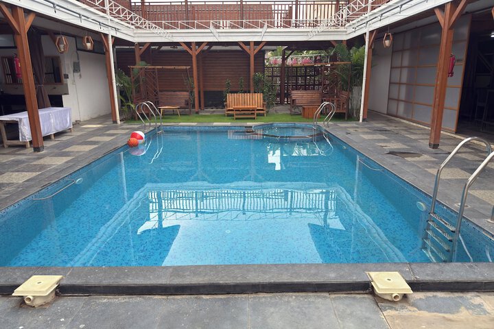 Pool 7 of 8