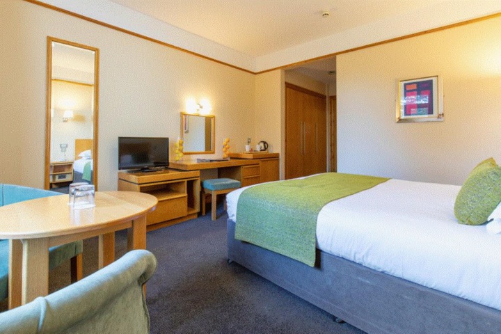 Room 7 of 35