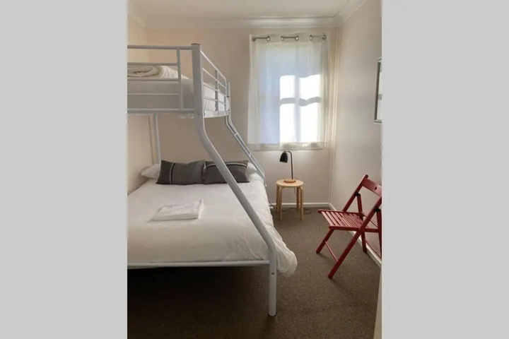 Room 2 of 2