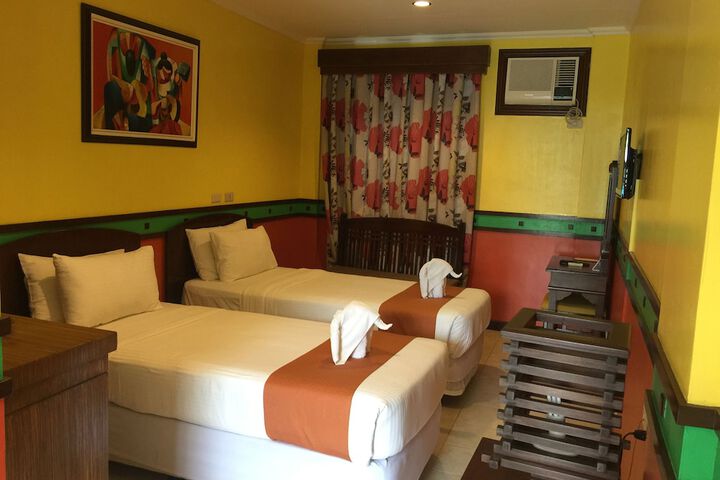 Room 6 of 83
