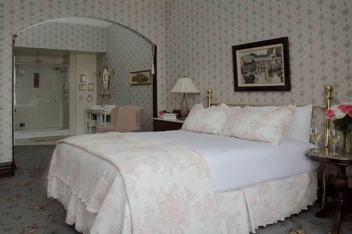 Room 17 of 66