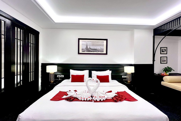 Room 4 of 62