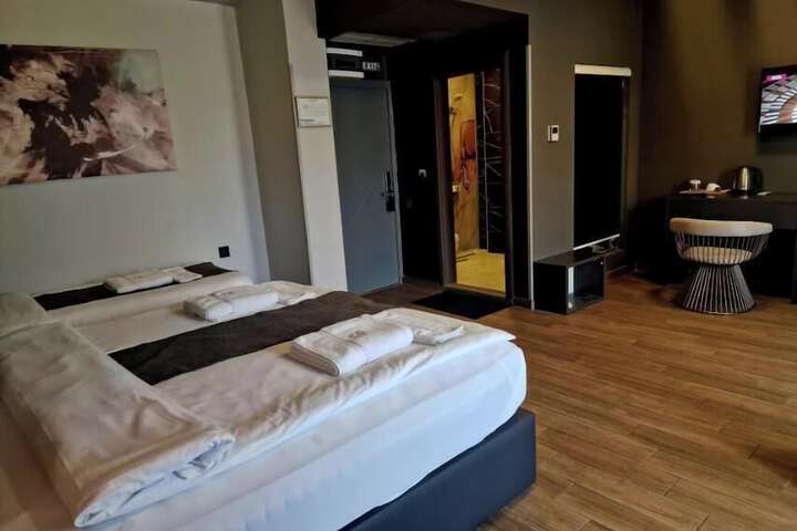 Room 30 of 52