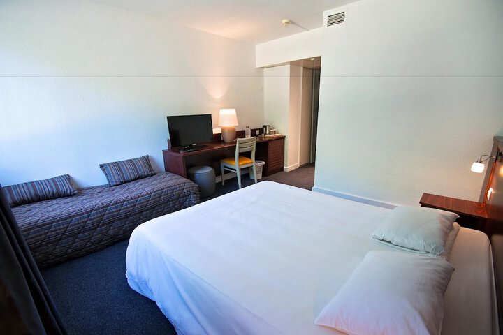 Room 11 of 53