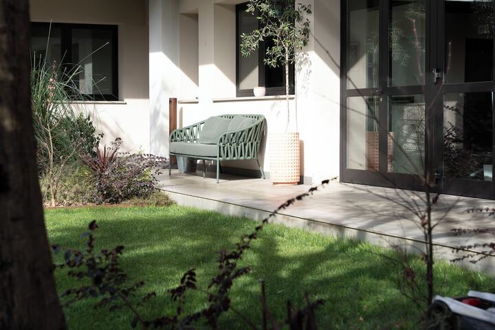 Hotel Exterior 94 of 103