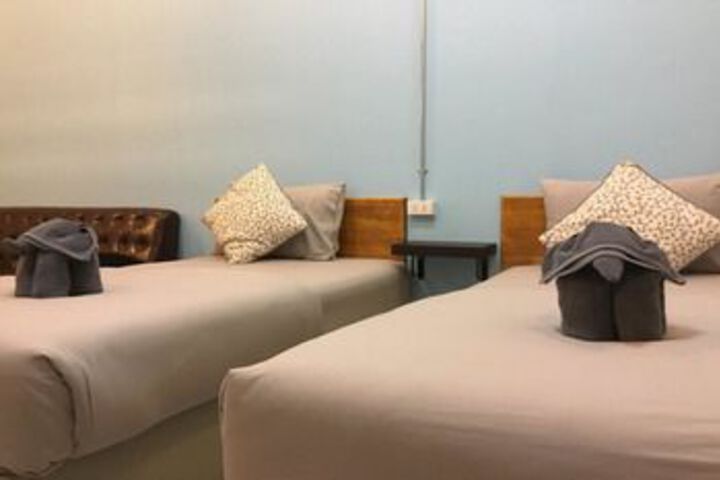 Room 13 of 20