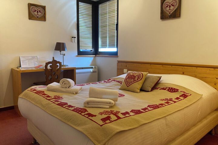 Room 2 of 13