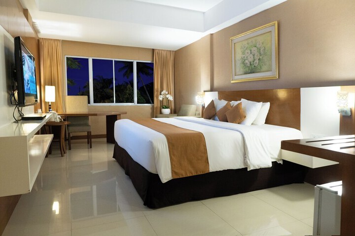Room 10 of 27
