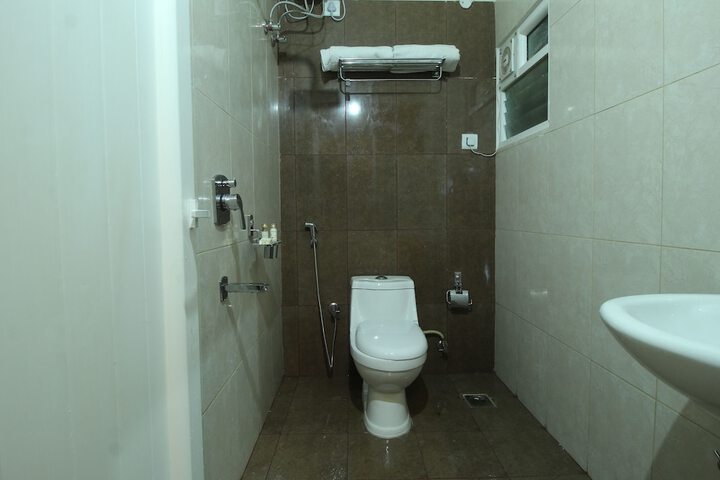 Room 6 of 7