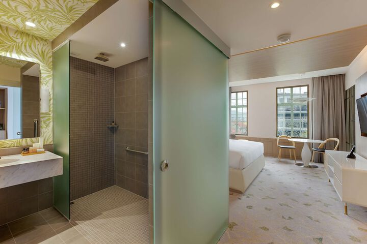 Room 62 of 88