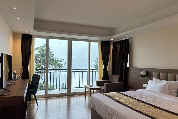 Room 27 of 67