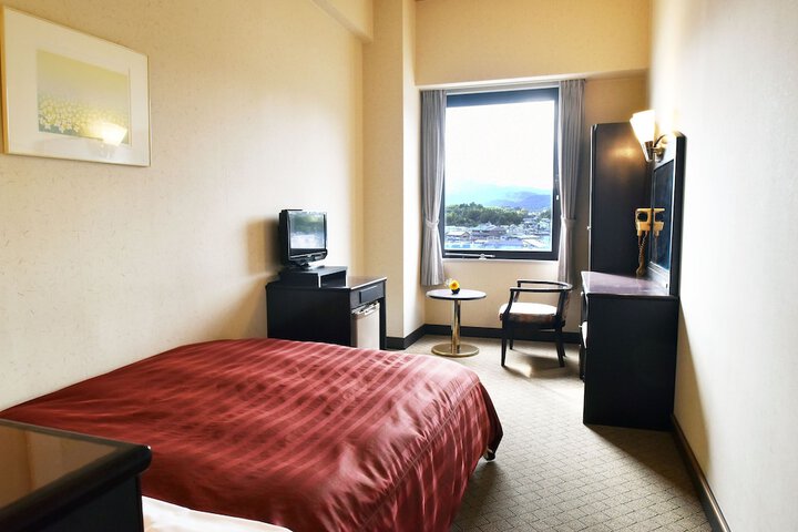 Room 15 of 93