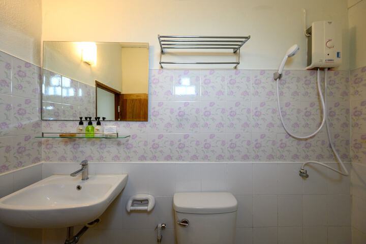 Room 124 of 200