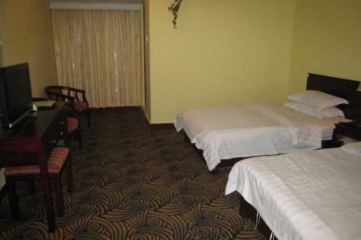 Room 13 of 28