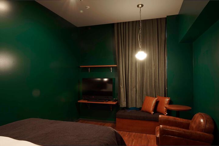 Room 27 of 78